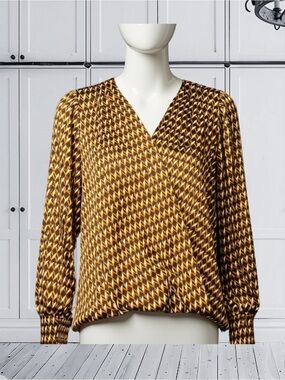 NWT Status by Chenault Faux Wrap Blouse Size Small
